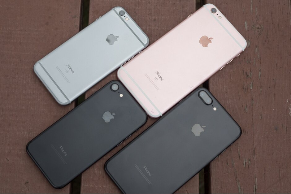 iPhone制造商富士康報告說，3月份收入增長了60%