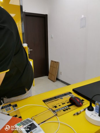 深圳羅湖區(qū)蘋果維修點(diǎn):慕百霖-深圳店服務(wù)周到